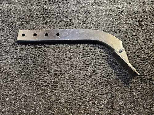 Box blade shank - 3),